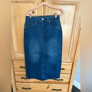 Accent Denim Midi Skirt Women’s Medium Stretch Jean Skirt Modest Knee Length NWT